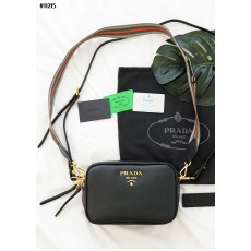 [PRADA] 프라다 비텔로 다이노 금장로고 피닉스 레더 더블 지퍼 카메라백 (국내배송)