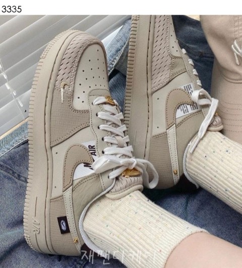 나이키 [Nike] Nike Air Force 1 DX6061-122 해외판 (국내배송)