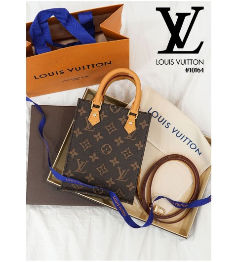 [LOUIS VUITTON] 루이비통 쁘띠 삭 플라 모노그램(국내배송)