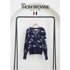 [THOM BROWNE] 톰브라운 여성 미스터톰 헥터 브이넥 가디건(국내배송)