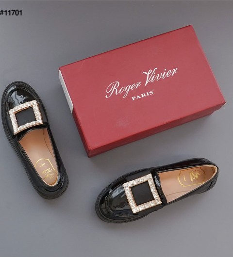 [ROGER VIVIER] 로저 비비에 여성 비브 레인저스 스트라스 버클 로퍼(국내배송)