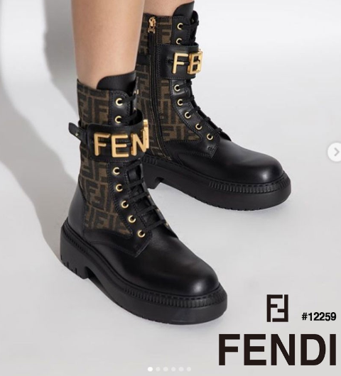 [FENDI] 팬디 블랙 가죽 바이커 부츠 (국내배송)