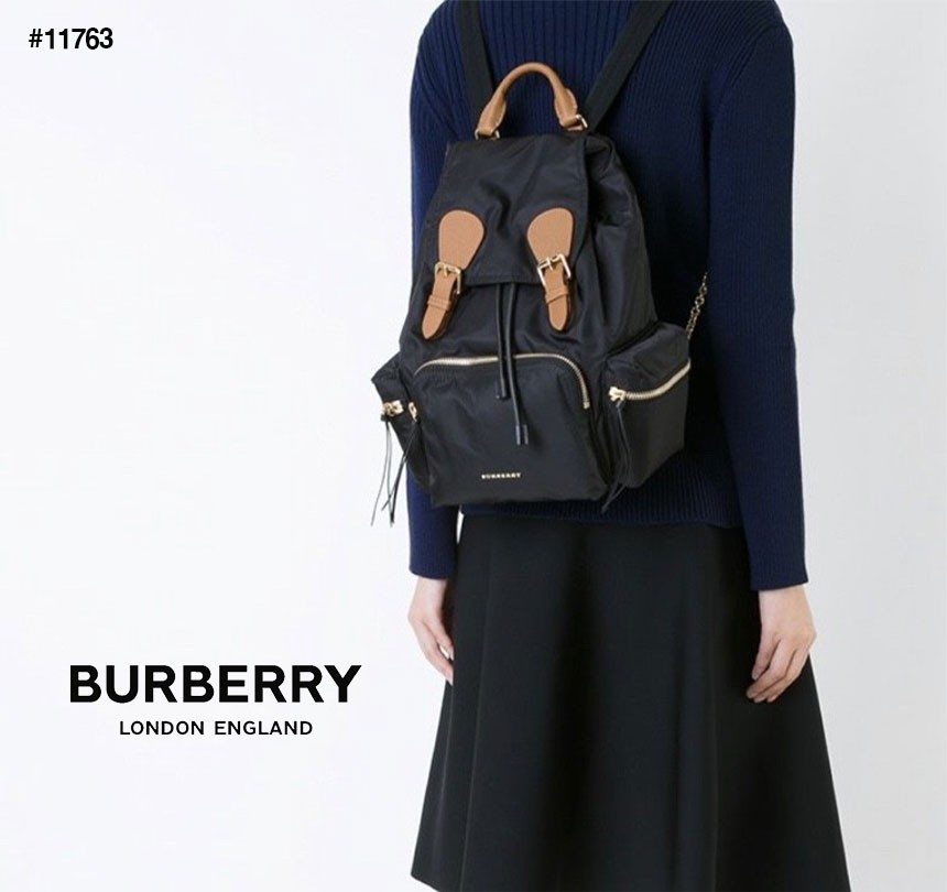 [BURBERRY]  버버리 테크니컬 나일론 미듐 럭색 여성 백팩 (국내배송)